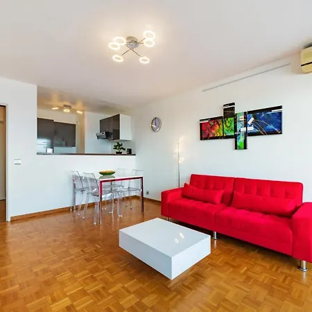 Apartment With Swimming-pool Balcony And Breathtaking View On *